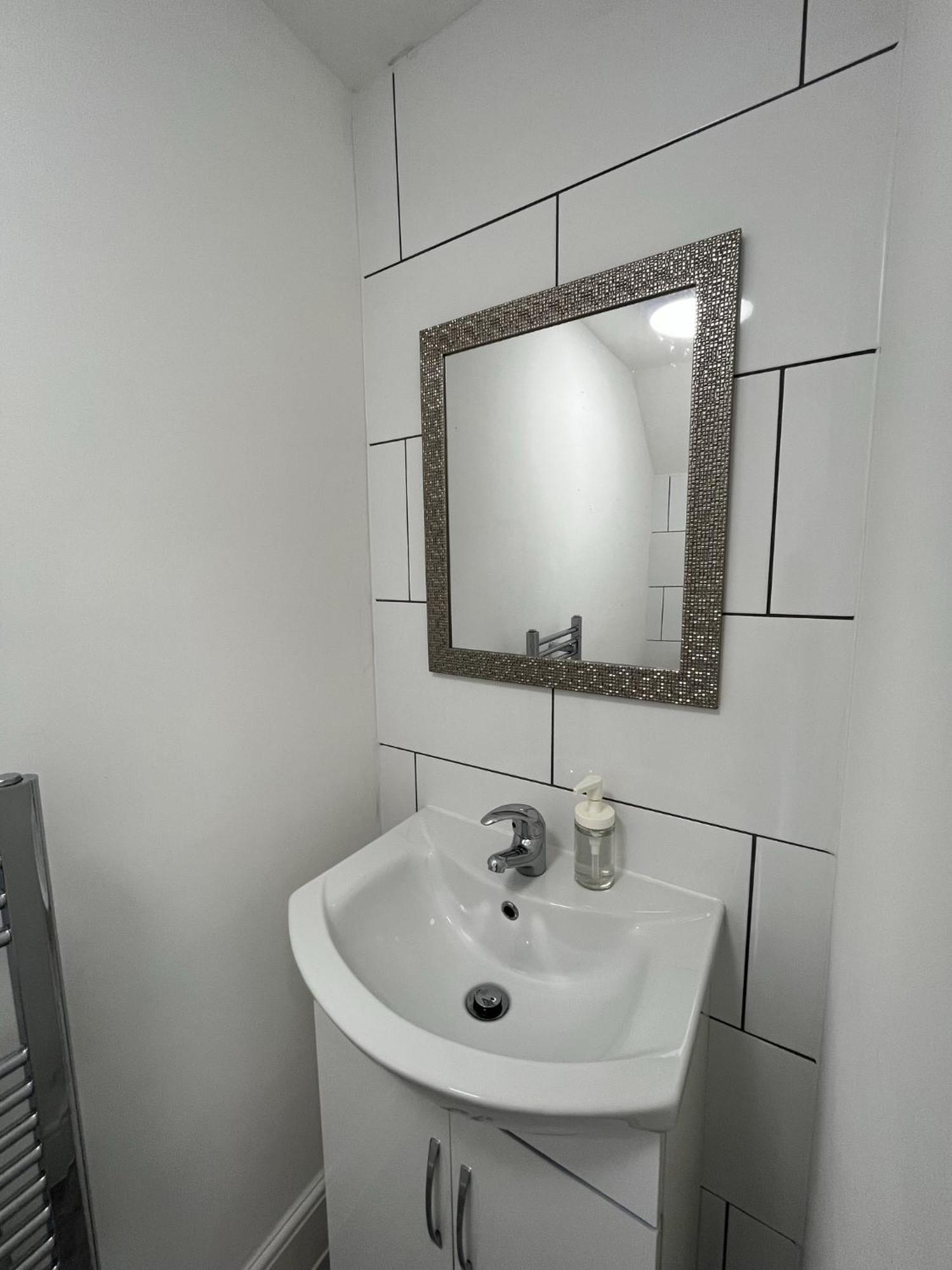 Modern 1 Bed Studios For Comfy Stay In Preston Preston  Room photo