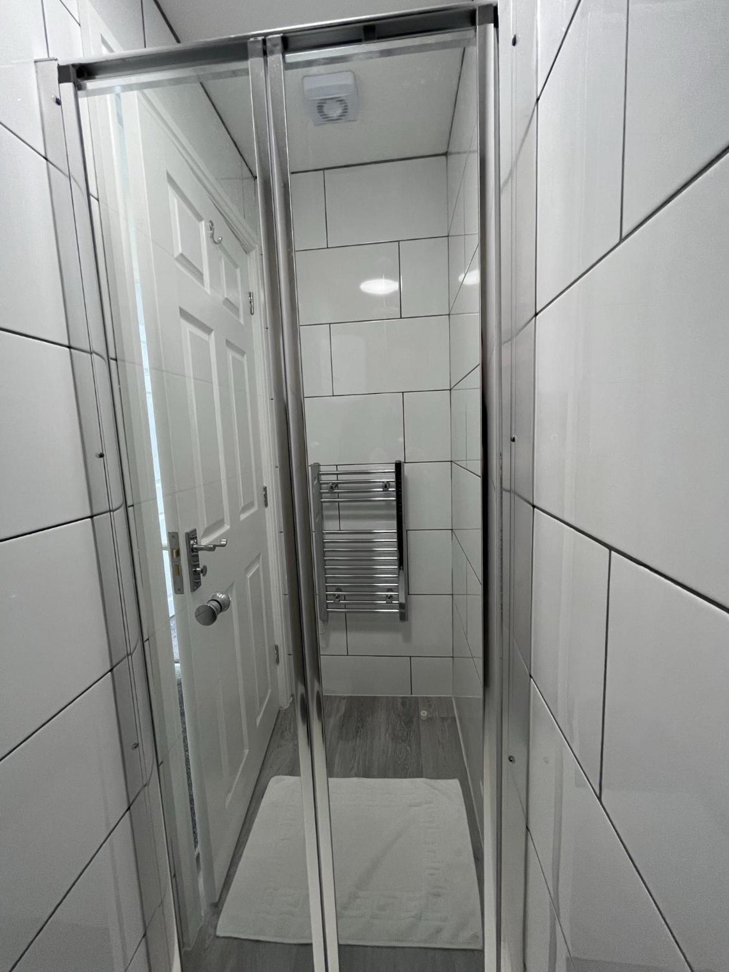 Modern 1 Bed Studios For Comfy Stay In Preston Preston  Room photo